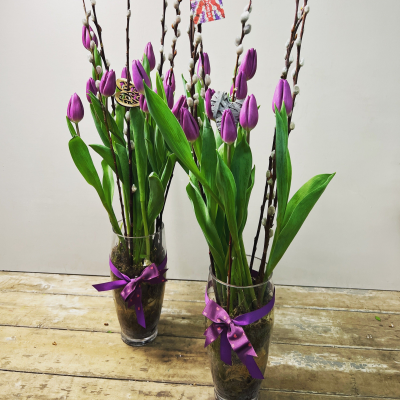 Just Tulips Living Vase - Glass vase with tulips and natural twigs - not suitable for mail order - Local delivery only